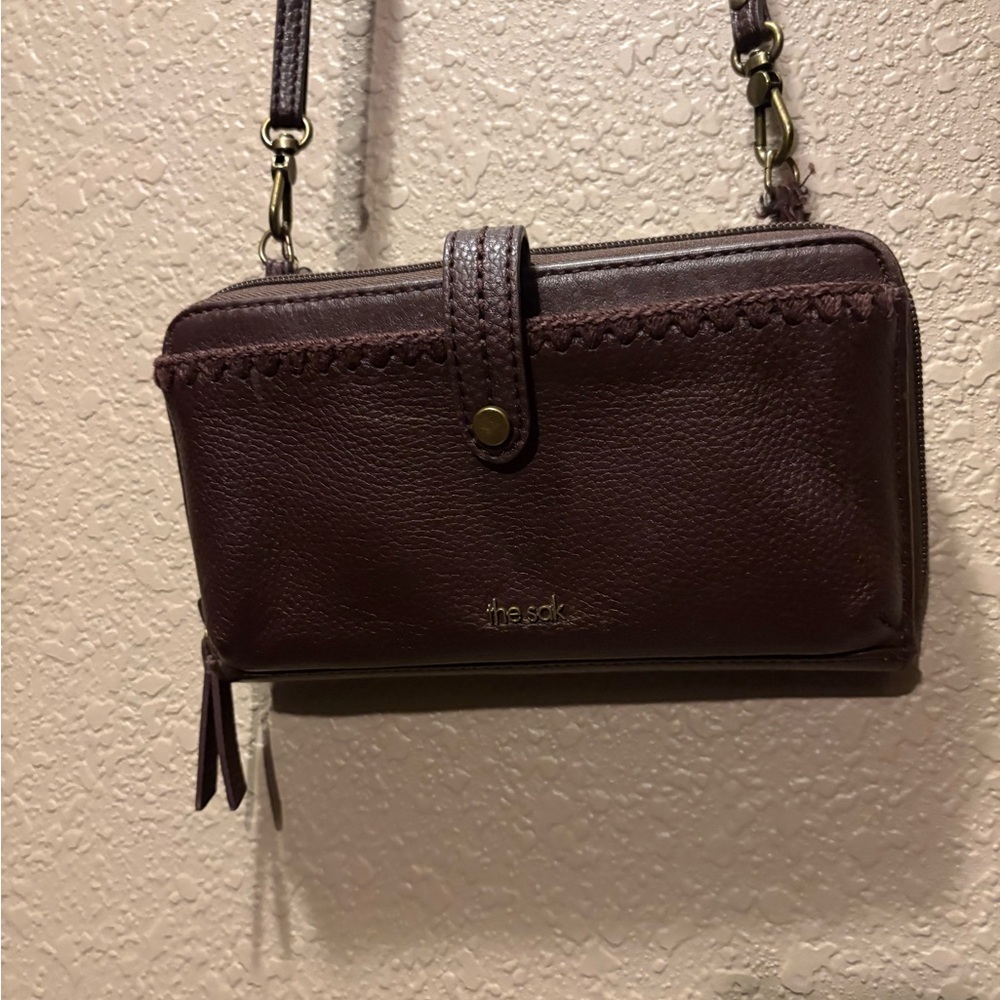 The Sak Iris Smartphone Crossbody Wine Leather Purse Shoulder Bag Handbag GUC